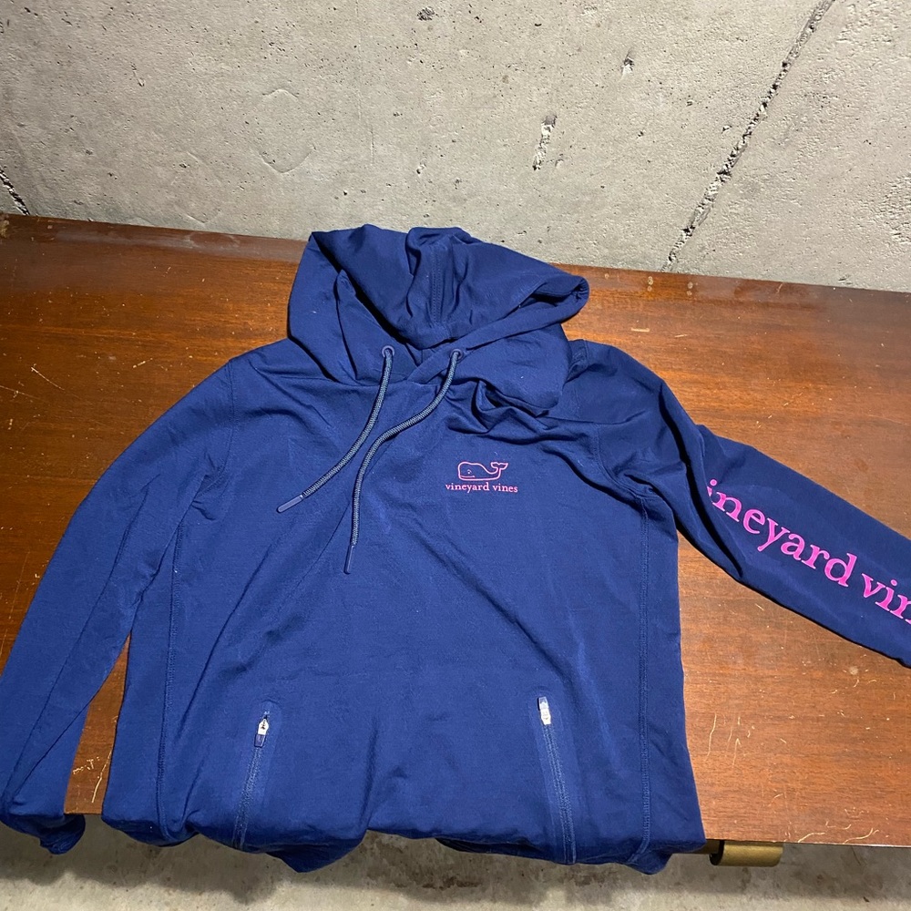 Vineyard vines performance hoodie